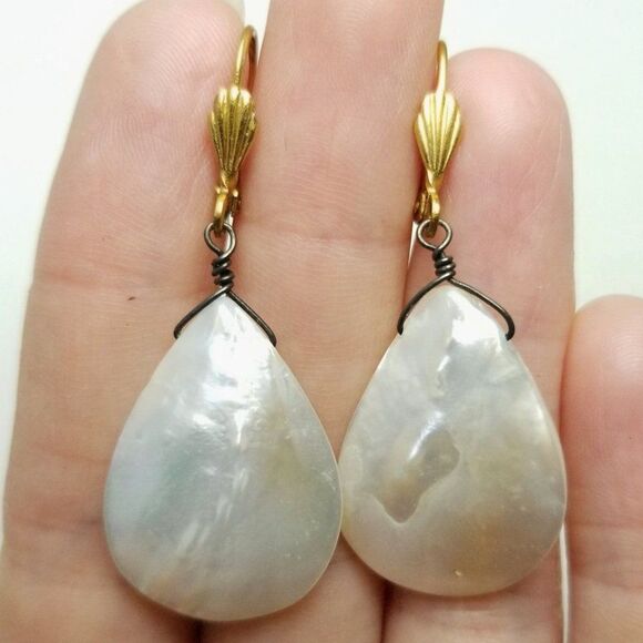 Vintage Mother of Pearl Style Dangle Earrings, Boho Shimmer, Cream Color, Estate - Picture 1 of 6